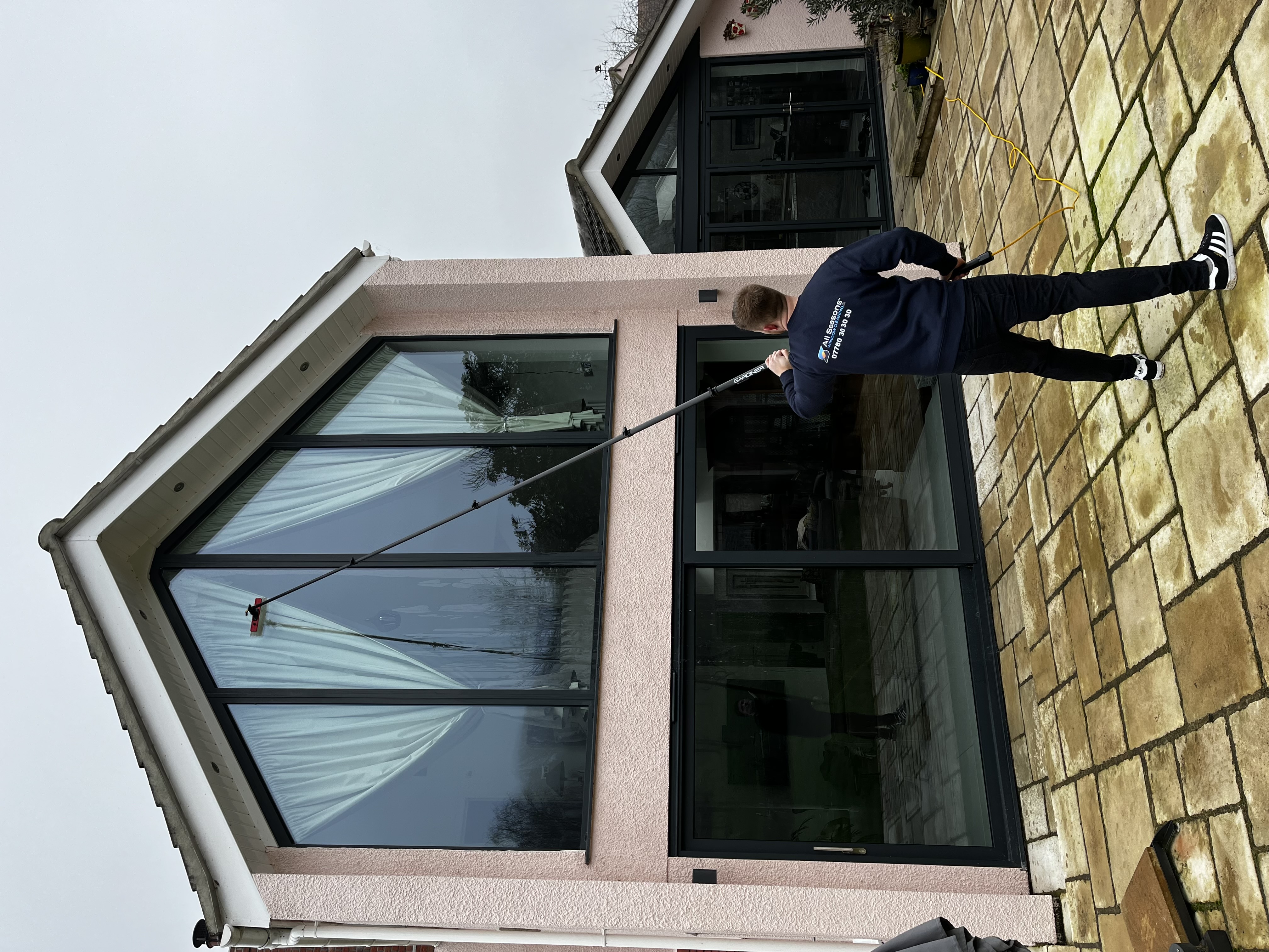 window cleaning photo